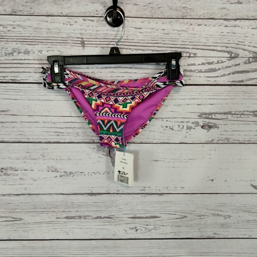 NWT: "Heat" woman's bikini bottoms